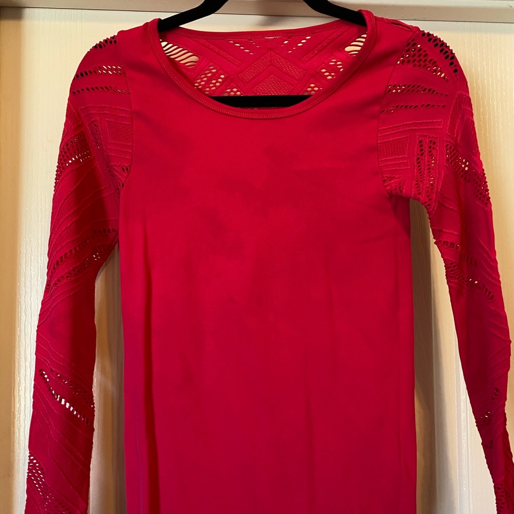 Fabletics Isabella Seamless Long Sleeve Shirt, size small